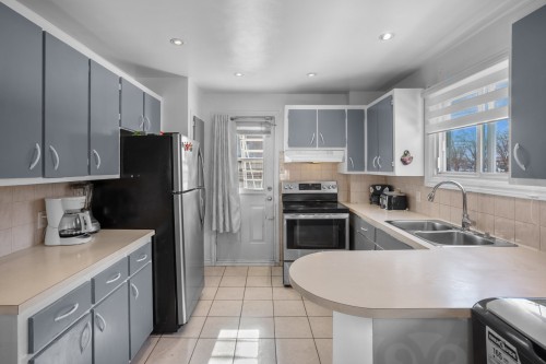 Kitchen - 6014  - 6016 Rue Houde, Montréal (Montréal-Nord), QC - Indoor Photo Showing Kitchen With Double Sink