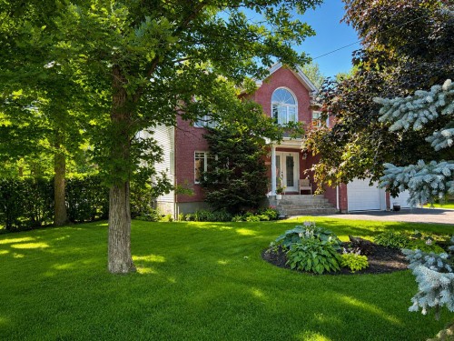 1895 Rue De Salières  Carignan, QC J3L 7N1