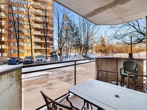 Patio - 104-5700 Av. Rembrandt, Côte-Saint-Luc, QC - Outdoor With Balcony