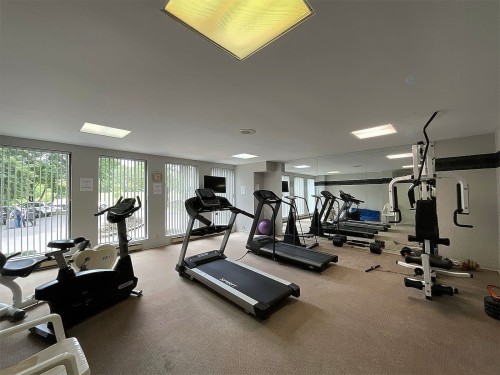 Exercise Room - 104-5700 Av. Rembrandt, Côte-Saint-Luc, QC - Indoor Photo Showing Gym Room