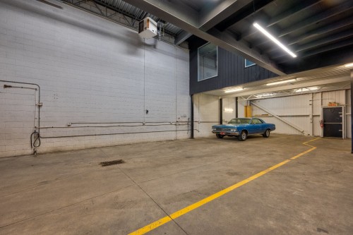 Atelier - 106-40 Rue Omer-Deserres, Blainville, QC - Indoor Photo Showing Garage