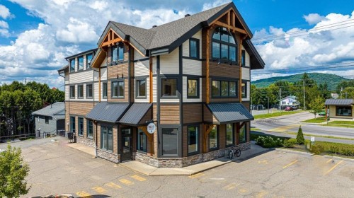 Façade - C-237 Rue De St-Jovite, Mont-Tremblant, QC - Outdoor