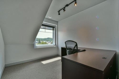 Bureau - C-237 Rue De St-Jovite, Mont-Tremblant, QC - Indoor Photo Showing Office