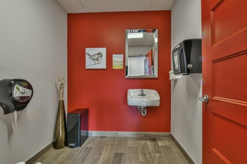 Salle d'eau - C-237 Rue De St-Jovite, Mont-Tremblant, QC - Indoor Photo Showing Other Room