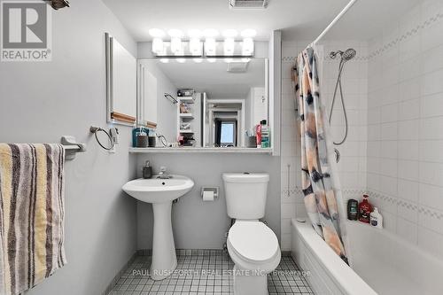 4 Piece Bathroom - 202 - 939 North River Road, Ottawa, ON - Indoor Photo Showing Bathroom