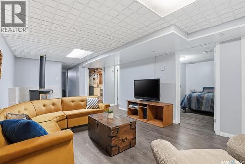 418 Pinehouse Drive, Saskatoon, SK - Indoor Photo Showing Living Room