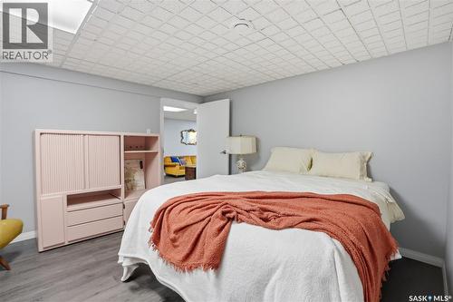 418 Pinehouse Drive, Saskatoon, SK - Indoor Photo Showing Bedroom