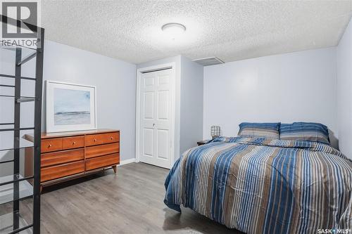 418 Pinehouse Drive, Saskatoon, SK - Indoor Photo Showing Bedroom