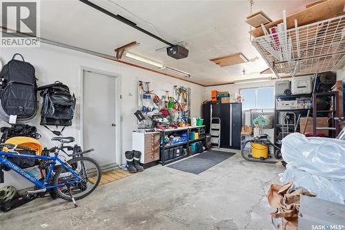 418 Pinehouse Drive, Saskatoon, SK - Indoor Photo Showing Garage