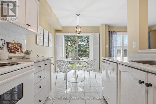 38 - 2665 Thomas Street, Mississauga (Central Erin Mills), ON - Indoor Photo Showing Kitchen