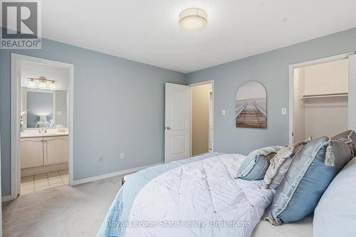 Spacious PRIMARY suite with 4pc ENSUITE. - 38 - 2665 Thomas Street, Mississauga (Central Erin Mills), ON - Indoor Photo Showing Bedroom