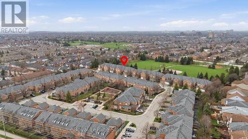 WOW! Opportunity 4U2 move 2 this premium complex. - 38 - 2665 Thomas Street, Mississauga (Central Erin Mills), ON - Outdoor With View