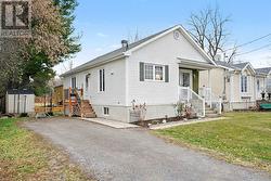 11 QUEEN STREET Perth, ON K7H 2W4