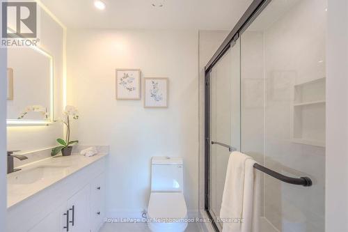 1253 Melton Drive, Mississauga, ON - Indoor Photo Showing Bathroom