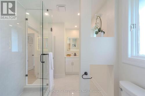 1253 Melton Drive, Mississauga, ON - Indoor Photo Showing Bathroom