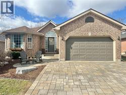 7 SPRUCE GROVE Court Port Dover, ON N0A 1N6