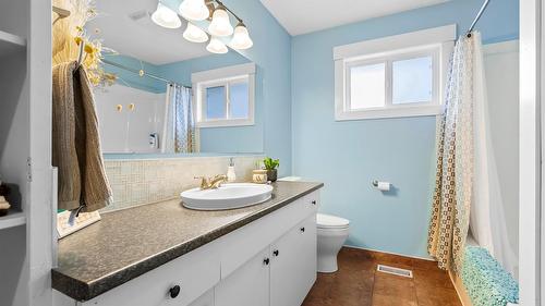 2107 Ash Street, Creston, BC - Indoor Photo Showing Bathroom