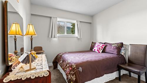 2107 Ash Street, Creston, BC - Indoor Photo Showing Bedroom
