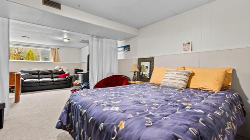 2107 Ash Street, Creston, BC - Indoor Photo Showing Bedroom
