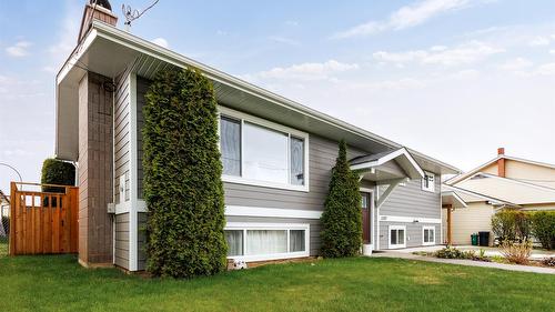 2107 Ash Street, Creston, BC - Outdoor