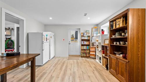 2107 Ash Street, Creston, BC - Indoor