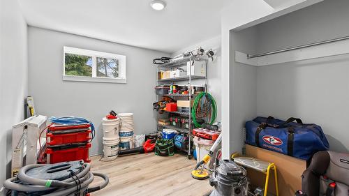 2107 Ash Street, Creston, BC - Indoor