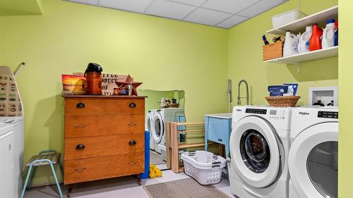 2107 Ash Street, Creston, BC - Indoor Photo Showing Laundry Room