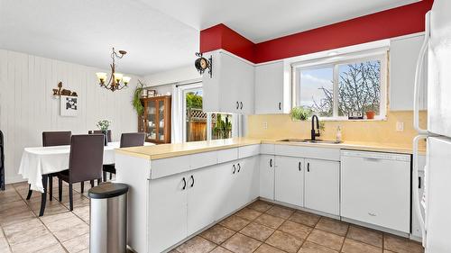 2107 Ash Street, Creston, BC - Indoor