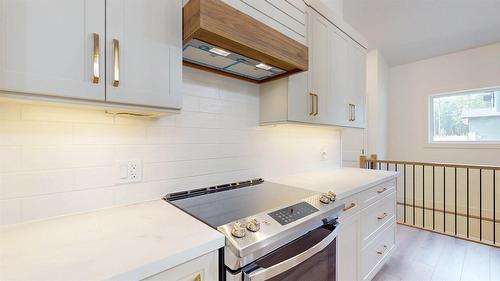 427 Wildstone Close, Cranbrook, BC - Indoor Photo Showing Kitchen
