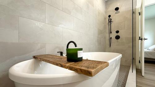 427 Wildstone Close, Cranbrook, BC - Indoor Photo Showing Bathroom