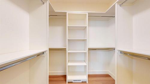 427 Wildstone Close, Cranbrook, BC - Indoor With Storage