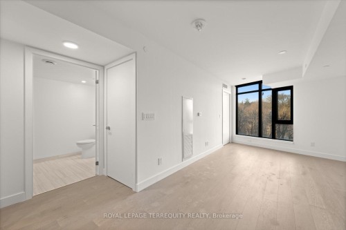 213-160 Kingsway Crescent, Toronto, ON - Indoor Photo Showing Other Room