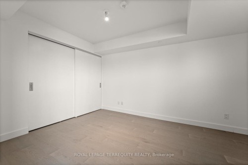 213-160 Kingsway Crescent, Toronto, ON - Indoor Photo Showing Other Room