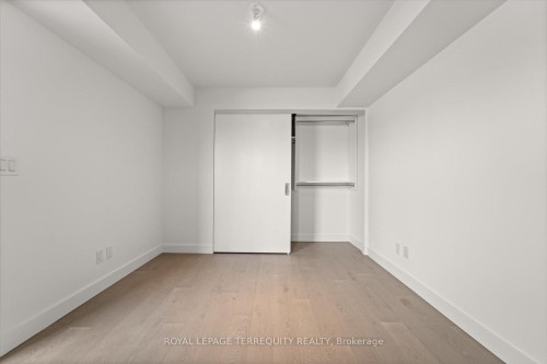 213-160 Kingsway Crescent, Toronto, ON - Indoor Photo Showing Other Room