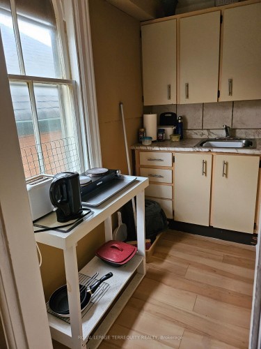 51 Nassau Street, Oshawa, ON - Indoor