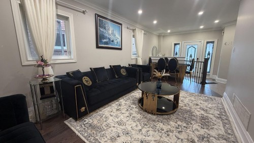 874 Mantle Crescent, Mississauga, ON - Indoor Photo Showing Living Room