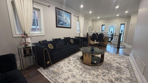 874 Mantle Crescent, Mississauga, ON - Indoor Photo Showing Living Room