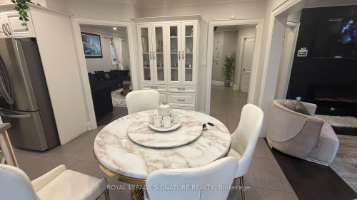 874 Mantle Crescent, Mississauga, ON - Indoor Photo Showing Dining Room