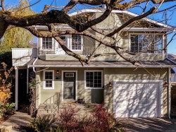 621 Pine St Victoria, BC V9A 2Z9