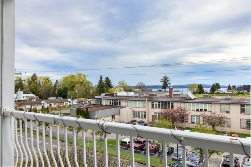 301-9942 Daniel St, Chemainus, BC - Outdoor With Body Of Water