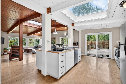 1465 North End Rd, Salt Spring, BC 