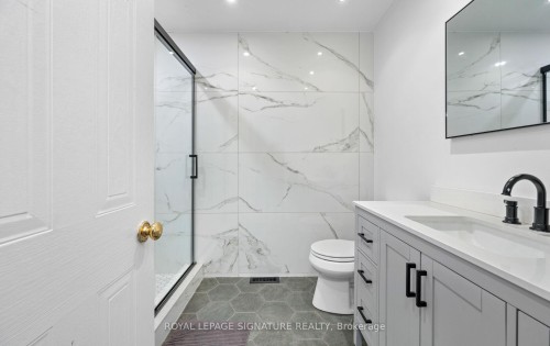 7147 Harding Crescent, Mississauga, ON - Indoor Photo Showing Bathroom