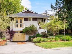 945 Falkland Rd Oak Bay, BC V8S 4M1