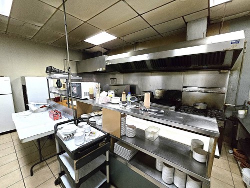 Cuisine - 6985 Rue Jarry E., Montréal (Saint-Léonard), QC - Indoor Photo Showing Other Room