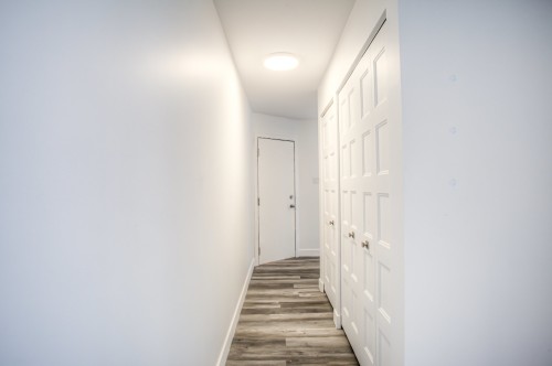 Hall d'entrée/Vestibule - 6-4570 Av. Walkley, Montréal (Côte-Des-Neiges/Notre-Dame-De-Grâce), QC - Indoor Photo Showing Other Room