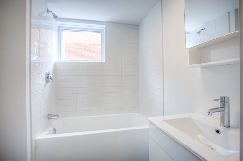 Salle de bains - 6-4570 Av. Walkley, Montréal (Côte-Des-Neiges/Notre-Dame-De-Grâce), QC - Indoor Photo Showing Bathroom