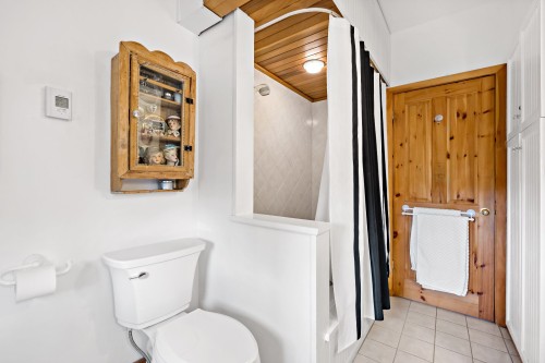 Salle de bains attenante à la CCP - 177 Rue Cachée, Mont-Tremblant, QC 