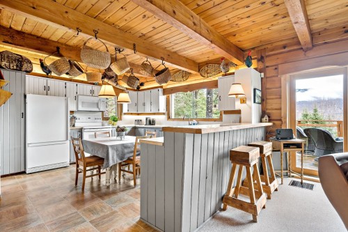 Cuisine - 177 Rue Cachée, Mont-Tremblant, QC 