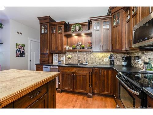 11 Mitchell Wayne, Fredericton, NB 