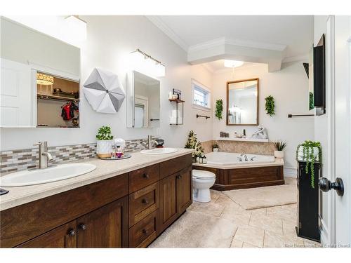 11 Mitchell Wayne, Fredericton, NB 